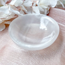 Load image into Gallery viewer, Selenite Charging Bowl